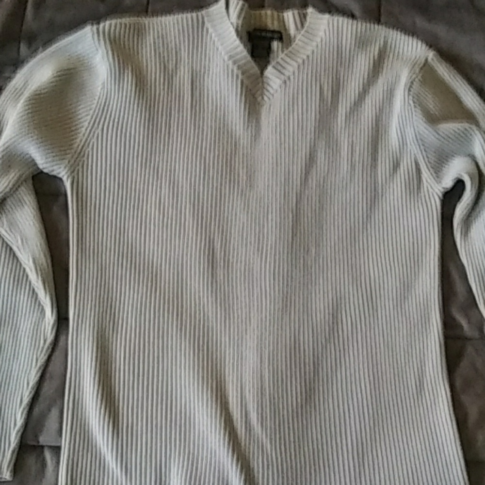 Cotton v neck sweatshirt